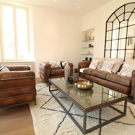 Beautiful 3 Bedroom Carlton Canada 403 דירה