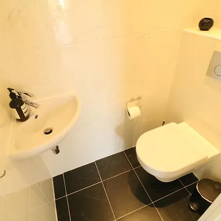 Beautiful 3 Bedroom Carlton Canada 403 דירה קאן